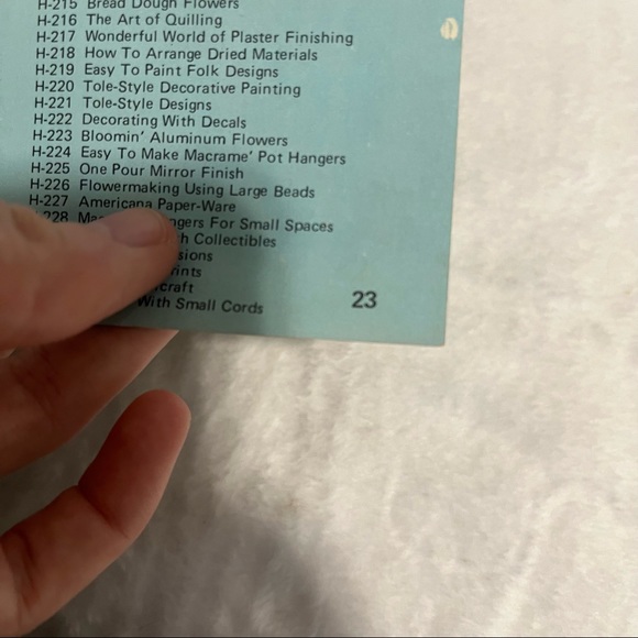 Macrame hang-ups 1973 patterns by Bruce Morrison - Picture 2 of 11